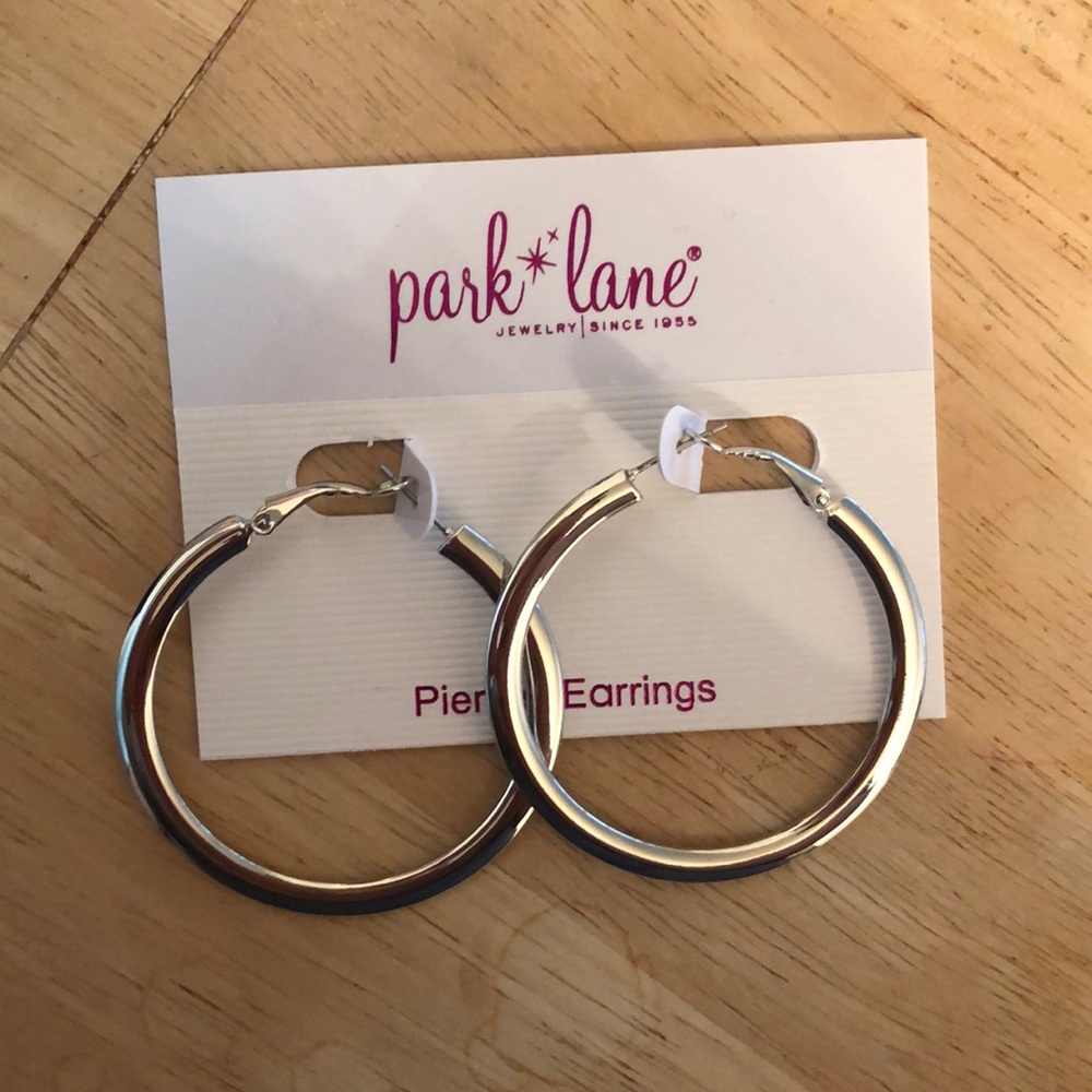 NWOT Park Lane earrings 🤩